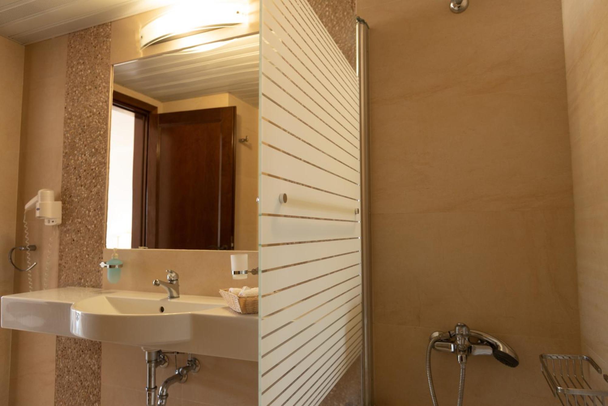 Hotel Astron Princess Karpathos Exterior photo